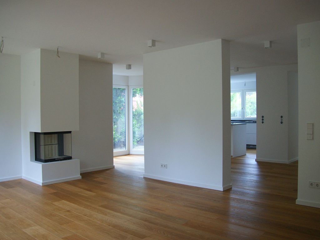 Wohnzimmer zum Esszimmer geöffnet.